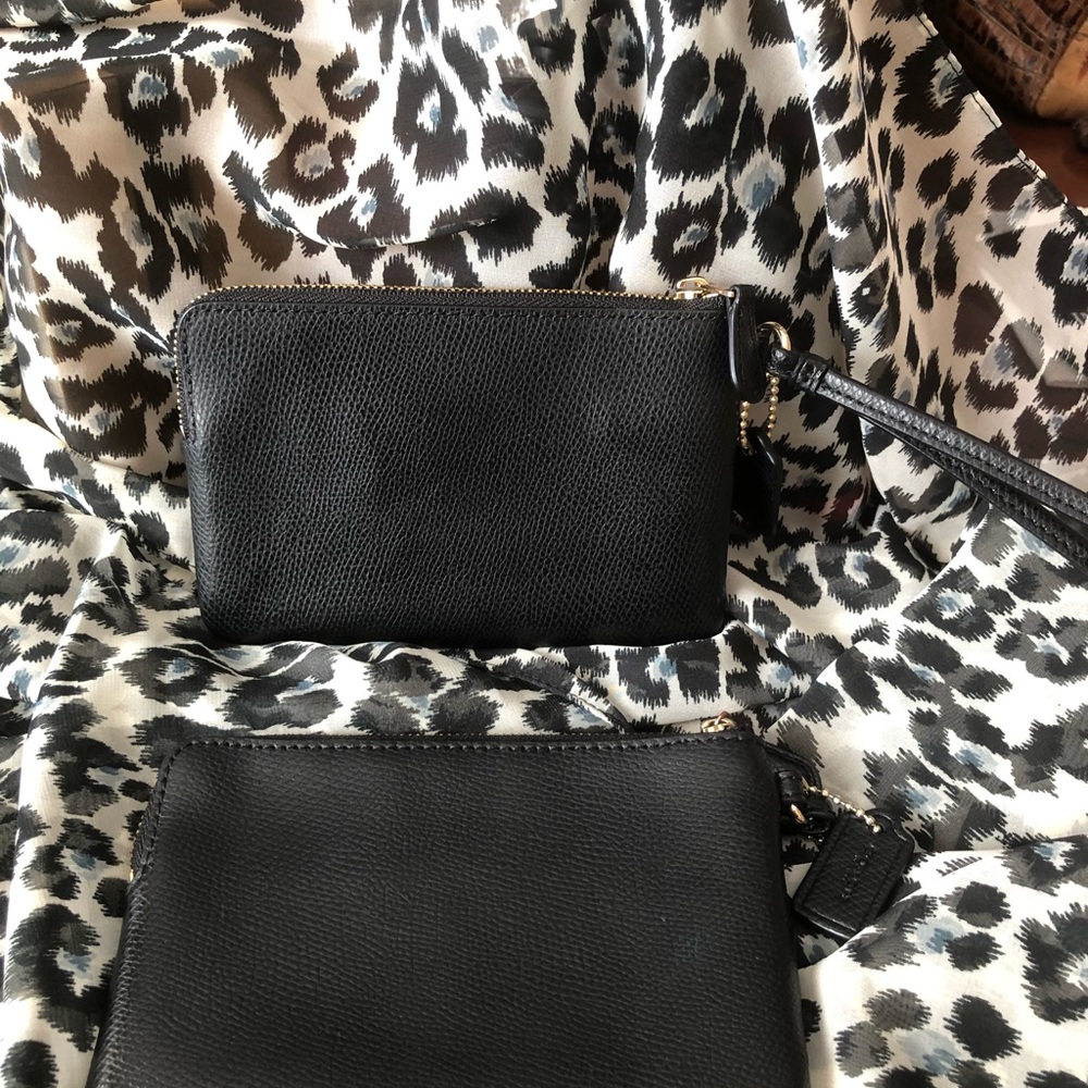 🎉HOST PICK🎉Coach Wristlet - Picture 10 of 14